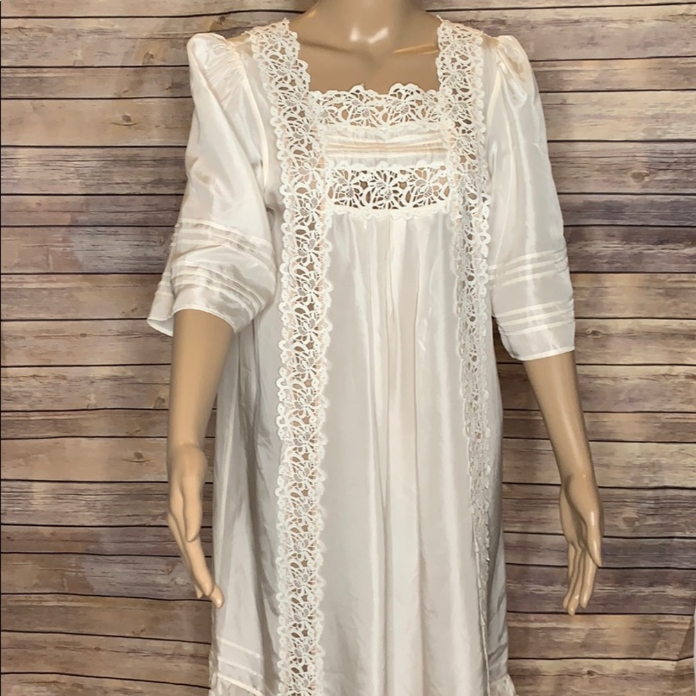 ❤️NWOT BCBGMAXAZRIA SILK DRESS - Picture 2 of 16